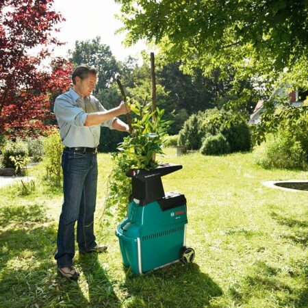 Broyeur silencieux Bosch AXT 25 TC, avec bac de récupération 53 l, 0600803300