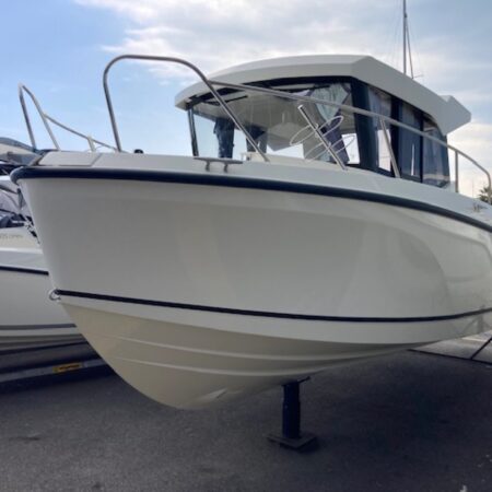 Quicksilver 805 Pilothouse