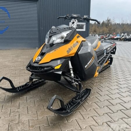 Motoneige Ski-doo Summit SP 800R E-TEC