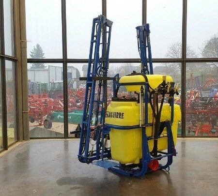 Cuve avec pulvérisateur intégré – 600 L avec rampe 8 m